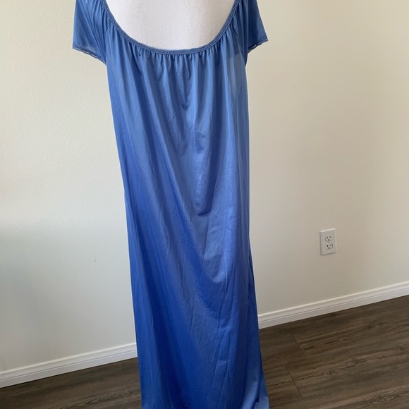 Lorraine night Gown - Picture 4 of 8